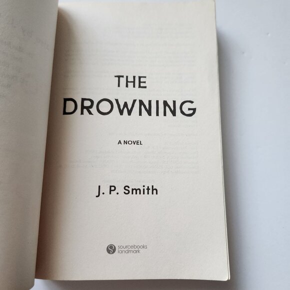 The Drowning: A Novel By J.P. Smith - Paperback - Picture 6 of 9